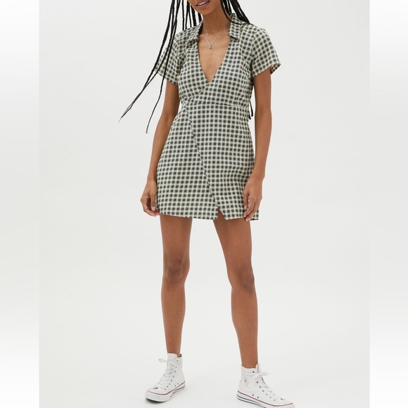 Urban Outfitters Dresses & Skirts - Urban Outfitters Motel Mini Wrap Dress (size M)